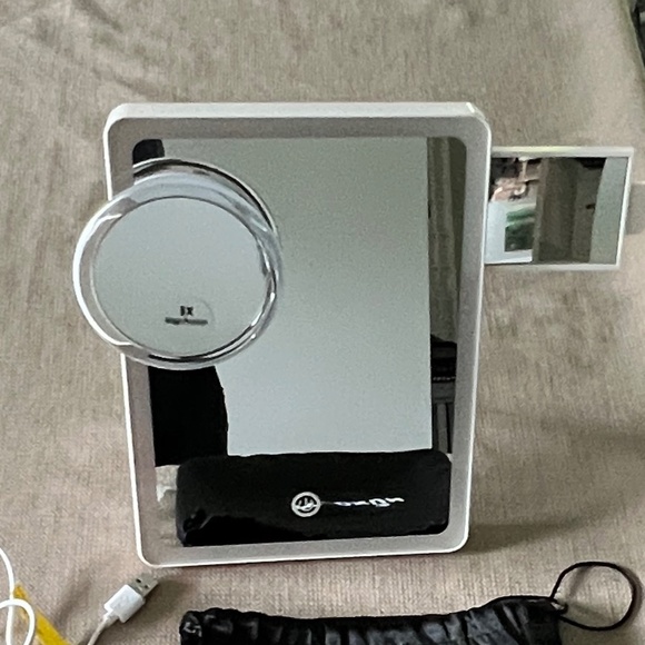 KEDSUM [Upgraded] LED Lighted Makeup Mirror with Full Frame LED Light System - Picture 4 of 9